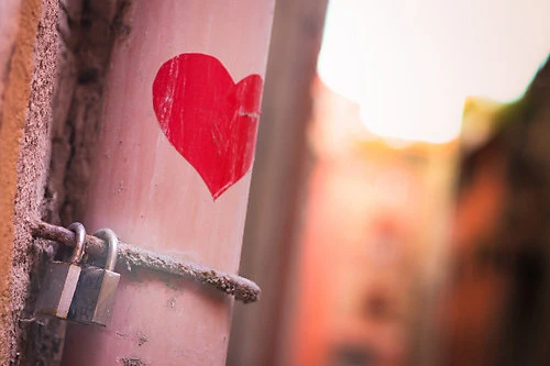 Hỏng hết một đời, chỉ vì "yêu điên"