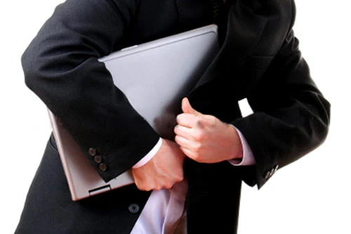 “Sếp” cũng... ăn cắp vặt!