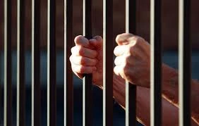 "Bố tôi mất, con cái tôi thất học cũng là do tôi cả...”