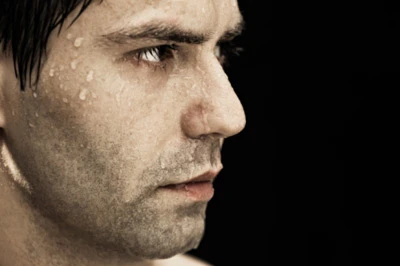 Tôi đã khiến em phải nhảy cầu tự vẫn