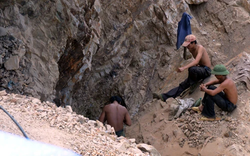 Bạc lắm nghề vàng