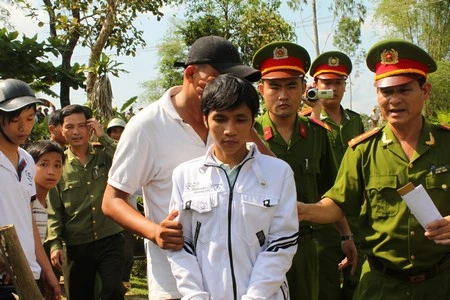 Chối trách nhiệm, "sát thủ 9X" giết người tình 15 tuổi mang thai