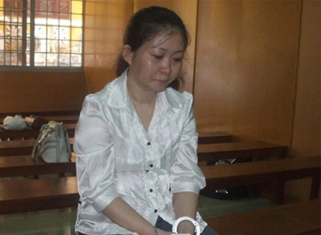 Trong cơn quẫn trí, mẹ bóp cổ giết con