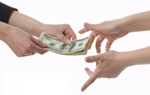 Cay đắng khi sếp vay tiền không trả