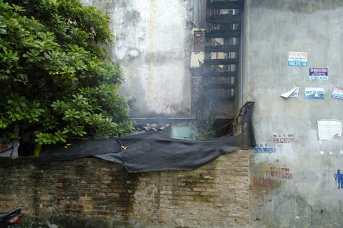 Van hỏng vẫn cố thay bình gas, chủ nhà bị bỏng nặng