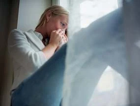 Lỡ để con bị bỏng, vợ bị cả nhà chồng chì chiết đêm ngày