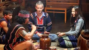 Truyền hình thực tế ở Việt Nam, còn khuya mới công bằng!