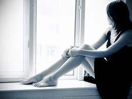 Tự chôn vùi đời mình vì tình cũ