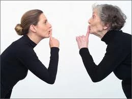  Bi hài chuyện thông gia khinh nghĩa, trọng tiền