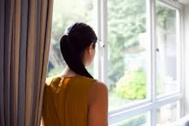 Sống như tầm gửi: Cùng lúc quan hệ với 2 người đàn ông