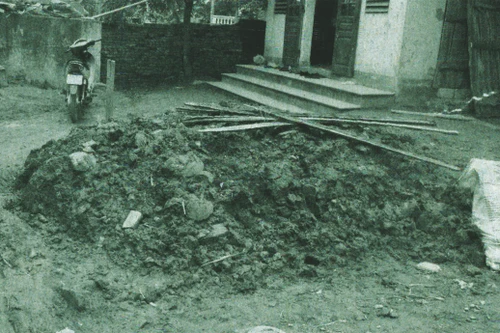 Mất nhà vì tin lời thầy bói phán dưới đất có hũ vàng lớn