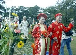 Cảm động, hài hước chuyện con cái tìm "người yêu" cho cha mẹ