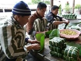 Nỗi buồn của những người Tết không có ai chờ đợi