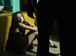 Sự cay đắng của người đàn bà bị chồng trí thức trả thù tình thâm độc