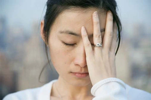 Vợ năn nỉ... bồ nhí quay lại với chồng