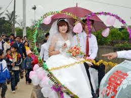 Rước dâu bằng xe trâu: Kế hoạch hoàn hảo của bố vợ và con rể