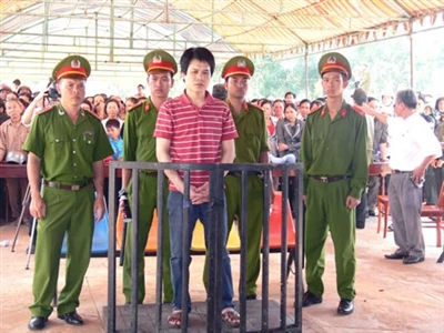 "Góc người" hiếm hoi bên trong kẻ tử tù máu lạnh