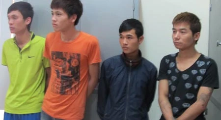 Lạ kỳ gã giang hồ nghiện... làm thơ và viết thư pháp