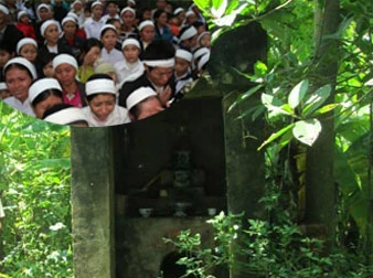 Nỗi oan "Làng trắng khăn tang vì cổ miếu nổi giận"