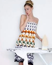 Tiểu thư nhà giàu trốn bố mẹ đi làm... giúp việc