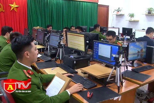 Nỗ lực từng ngày để “về đích” kế hoạch số hóa hồ sơ cư trú