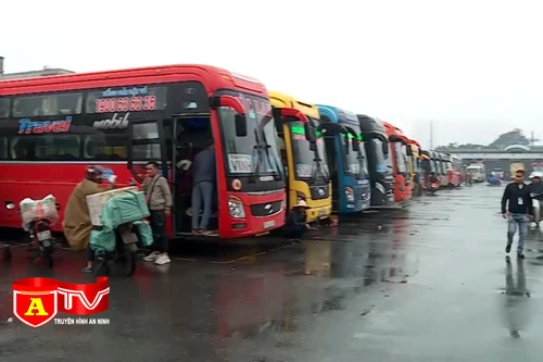 Lượng khách đi lại dịp Tết Quý Mão tăng đến 300%