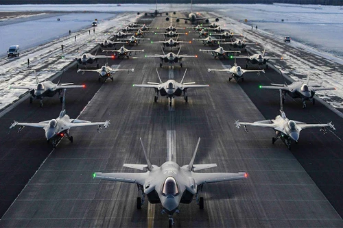 [ẢNH] Bất ngờ khi Mỹ buộc phải để 41 máy bay tiêm kích tàng hình F-35 nằm đất