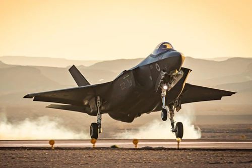 [ẢNH] Phi đội 27 chiếc F-35I khuấy đảo bầu trời Trung Đông