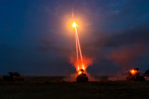 [Info] NATO bất ngờ triển khai pháo phòng không tự hành đến Ba Lan