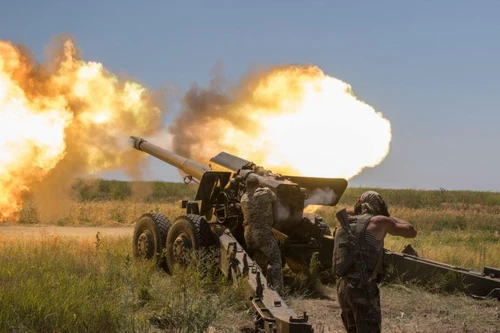 Siêu pháo Ukraine vào vị trí, chuẩn bị dội bão lửa vào lực lượng ly khai