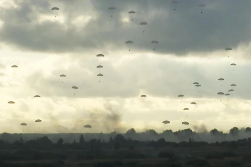 [VIDEO] Cảnh ngoạn mục từ cuộc tập trận Zapad 2021 do Nga tổ chức