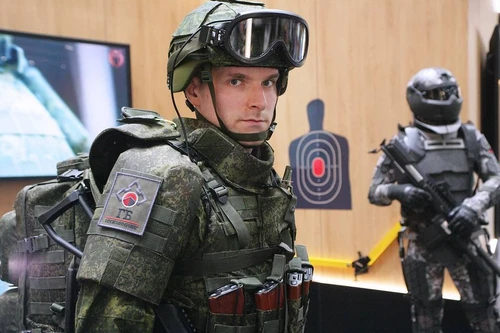 [ẢNH] Binh sĩ bán trộm "quốc bảo" Ratnik, Nga cuống cuồng đối phó