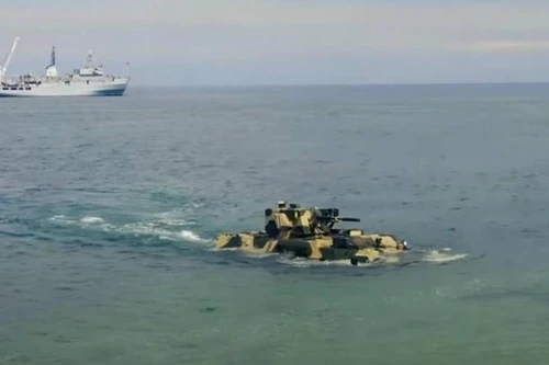 [Info] Ukraine tăng cường "cua thép" BTR-4E cho thủy quân lục chiến