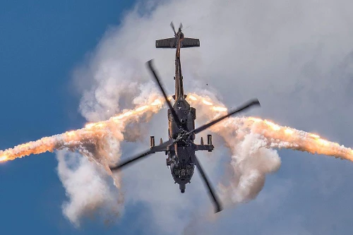 [Info] Taliban 'bắt sống' được trực thăng Mỹ trong tay quân chính phủ