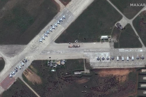 [ẢNH] Hàng loạt Su-30SM của Nga sẵn sàng ở biên giới