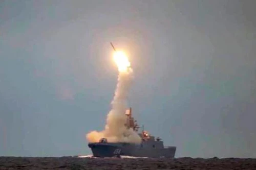 [ẢNH] Khu trục hạm Nga trang bị siêu tên lửa Zircon có khiến NATO lo lắng?