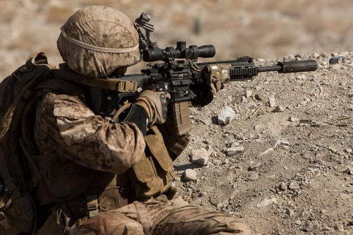 [ẢNH] Lính Mỹ nhận 30.000 ống giảm thanh để tăng sức chiến đấu