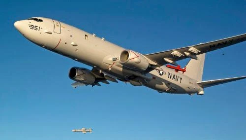 [ẢNH] "Sát thần" P-8A cực mạnh trong thân xác máy bay thương mại