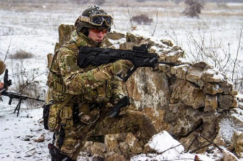[ẢNH] Ukraine sử dụng súng trường tấn công hiện đại nhất thế giới tại miền Đông