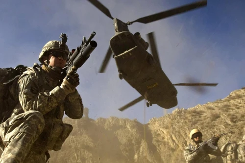 [ẢNH] Mỹ tăng quân lên 6.000 để kiểm soát bầu trời Kabul dù nơi này đã bị Taliban chiếm