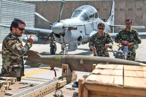 [ẢNH] 'Kho vũ khí tỉ đô' của Afghanistan rơi vào tay Taliban khiến Mỹ bất ngờ