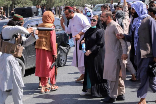 [ẢNH] Phụ nữ biểu tình, thách thức mới đặt ra cho Taliban