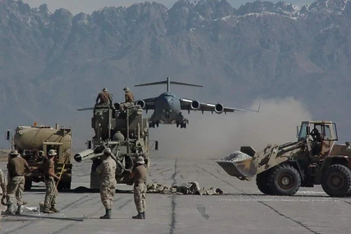 [ẢNH] Căn cứ không quân của Mỹ ở Afghanistan trước đây, bất ngờ hoạt động trở lại