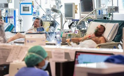 [ẢNH] Ca tử vong vì Covid-19 trên toàn cầu giảm 20%, hy vọng dịch sớm bị dập tắt