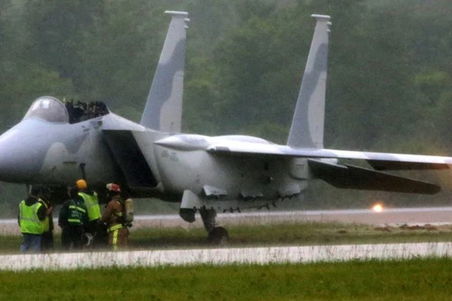 [ẢNH] Tiêm kích F-15QA hiện đại nhất thế giới lao khỏi đường băng