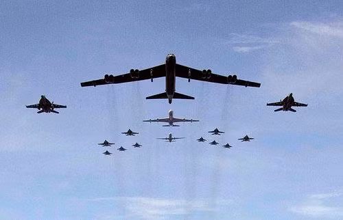 B-52 Mỹ thị uy Nga trong bối cảnh chiến sự Ukraine leo thang