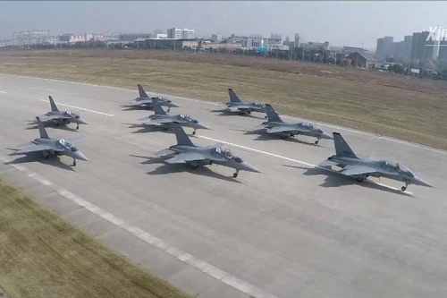 [ẢNH] Nga bất lực nhìn Ukraine giúp Trung Quốc phá giá thị trường máy bay huấn luyện