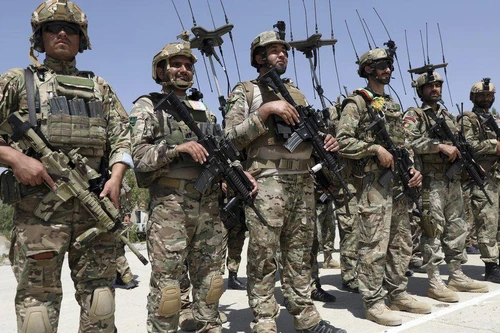 [ẢNH] Bất ngờ khi lính Afghanistan sẽ 'chặn hậu' cho lính Mỹ rút khỏi sân bay Kabul