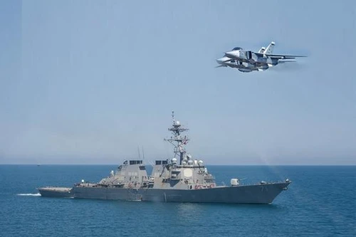 [ẢNH] Chiến đấu cơ Nga 'sượt qua đầu' chiến hạm Mỹ đang tập trận tại Biển Đen