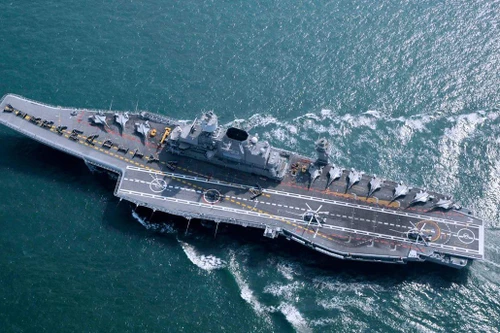 [ẢNH] Tàu sân bay Ấn Độ và thương vụ đầy thử thách với Nga